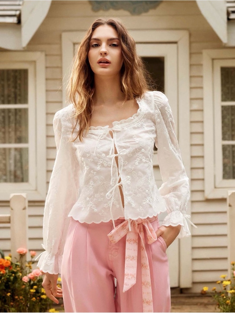 Lait Collection Tie Front Embroidered Top Size Large